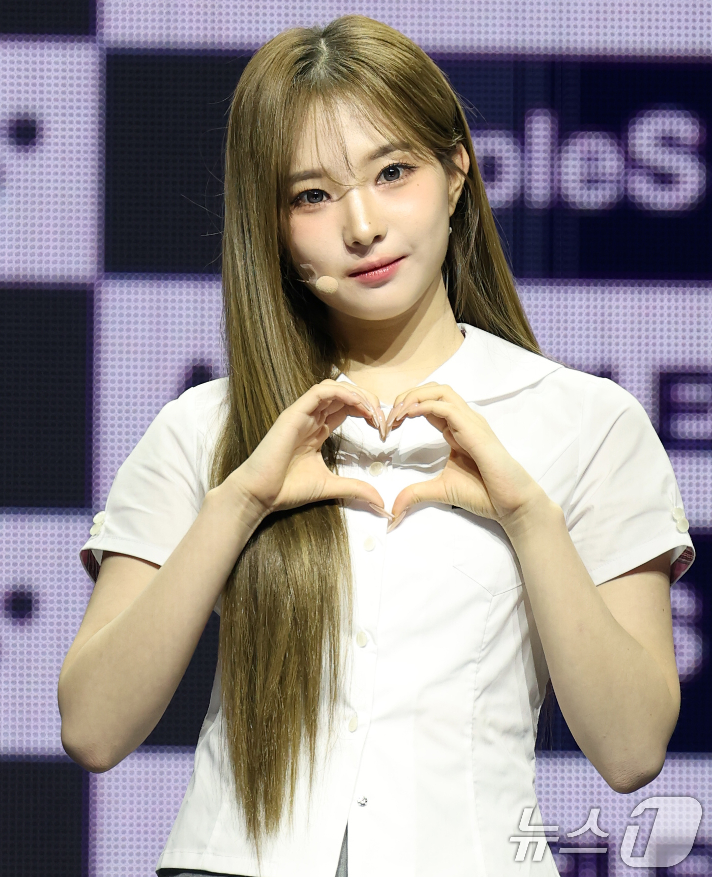 (서울=뉴스1) 권현진 기자 = 그룹 트리플에스(tripleS) 정하연이 12일 서울 용산구의 블루스퀘어에서 가진 새 앨범 'ASSEMBLE 25(어셈블25)' 쇼케이스에서 포즈를 …