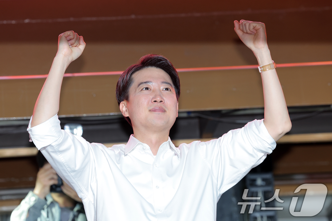 (서울=뉴스1) 박정호 기자 = 이준석 개혁신당 대통령 후보가 공식 선거운동이 시작된 12일 서울 중구 청계광장에서 가진 서울 첫 집중유세에서 지지를 호소하고 있다.  2025.5 …