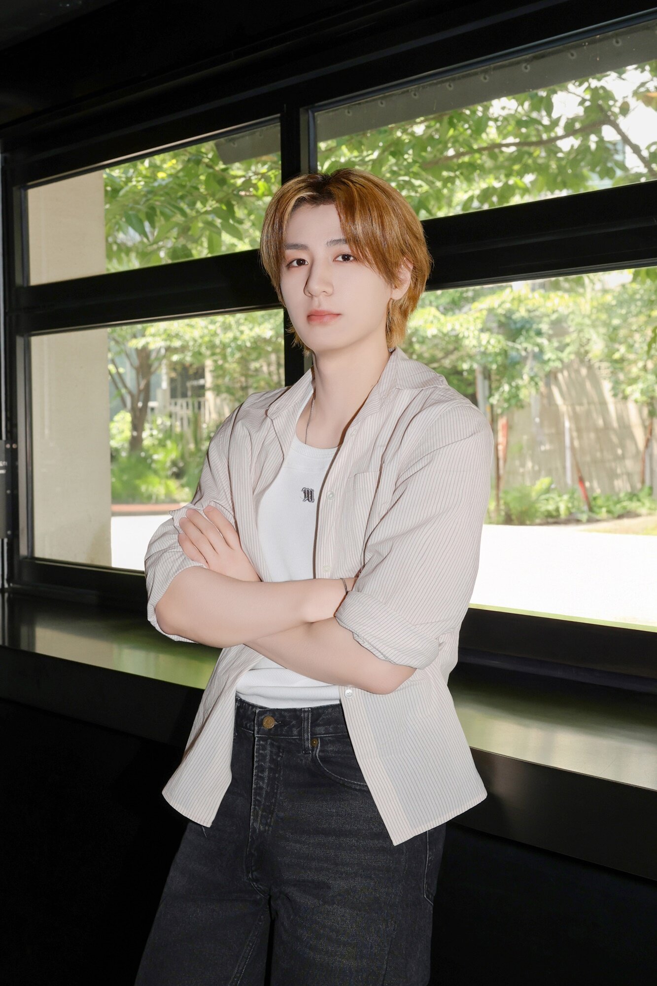 본문 이미지 - 보이넥스트도어 이한/KOZ엔터테인먼트 제공