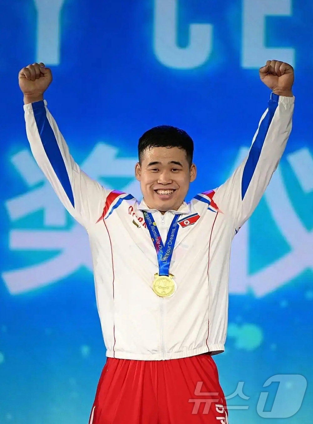 (평양 노동신문=뉴스1) = 북한 노동당 기관지 노동신문은 13일 2025년 아시아역기(역도)선수권대회에서 노광렬 선수가 추켜올리기(용상)와 종합에서 1위를 차지해 금메달을 획득하 …