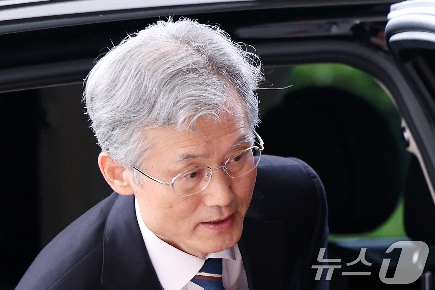 본문 이미지 - 조희대 대법원장이 13일 오전 서울 서초구 대법원으로 출근을 하고 있다. 2025.5.13/뉴스1 ⓒ News1 이동해 기자