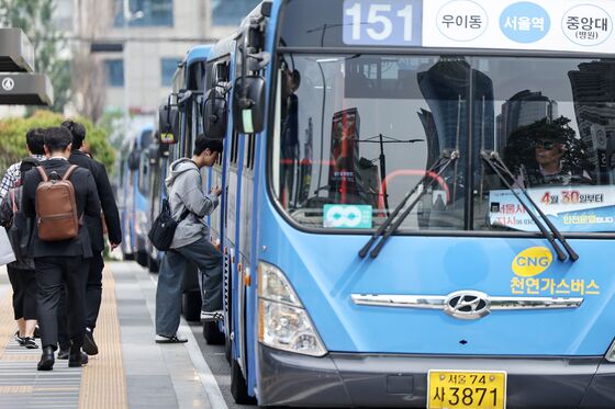 서울버스노조 "통상임금 권리 포기하라는 서울시…파업으로 내몰아"