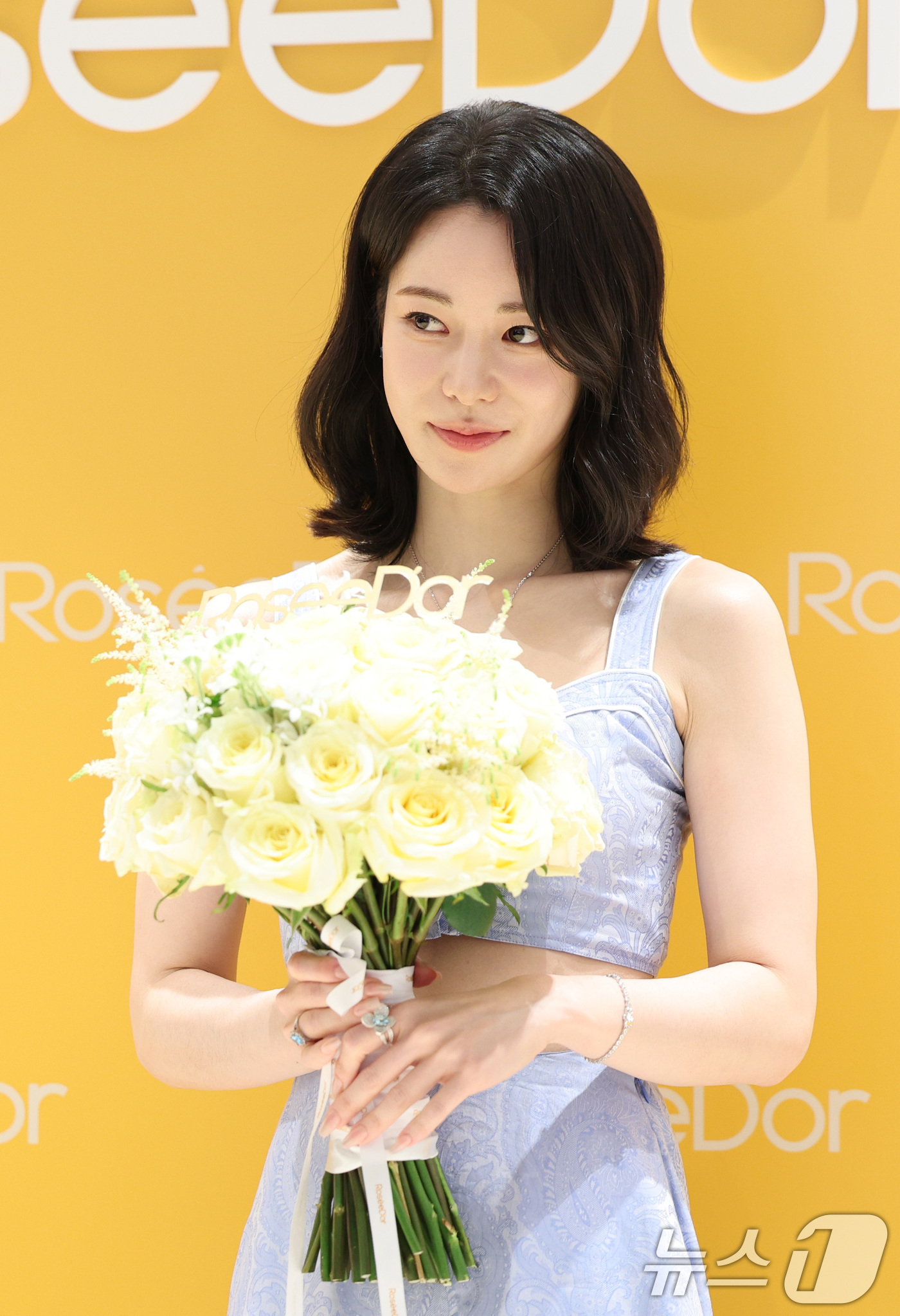 (서울=뉴스1) 신웅수 기자 = 배우 임지연이 13일 오전 서울 중구 롯데백화점 본점에서 열린 로제도르 매장 리뉴얼 오픈 포토월에서 매력을 뽐내고 있다. 2025.5.13/뉴스1