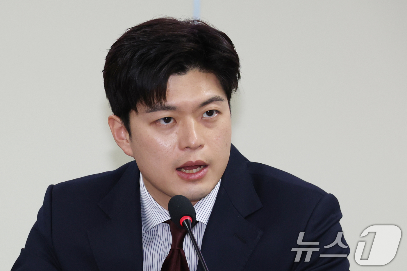 (서울=뉴스1) 이광호 기자 = 국민의힘 비상대책위원장에 내정된 김용태 의원이 13일 오전 서울 여의도 국회 의원회관에서 열린 한국-호주-베트남 석탄재 핵심광물화 사업 간담회에서 …