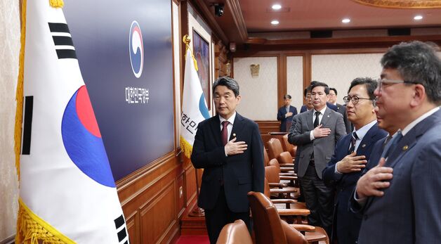 국무회의 참석한 이주호 대통령 권한대행