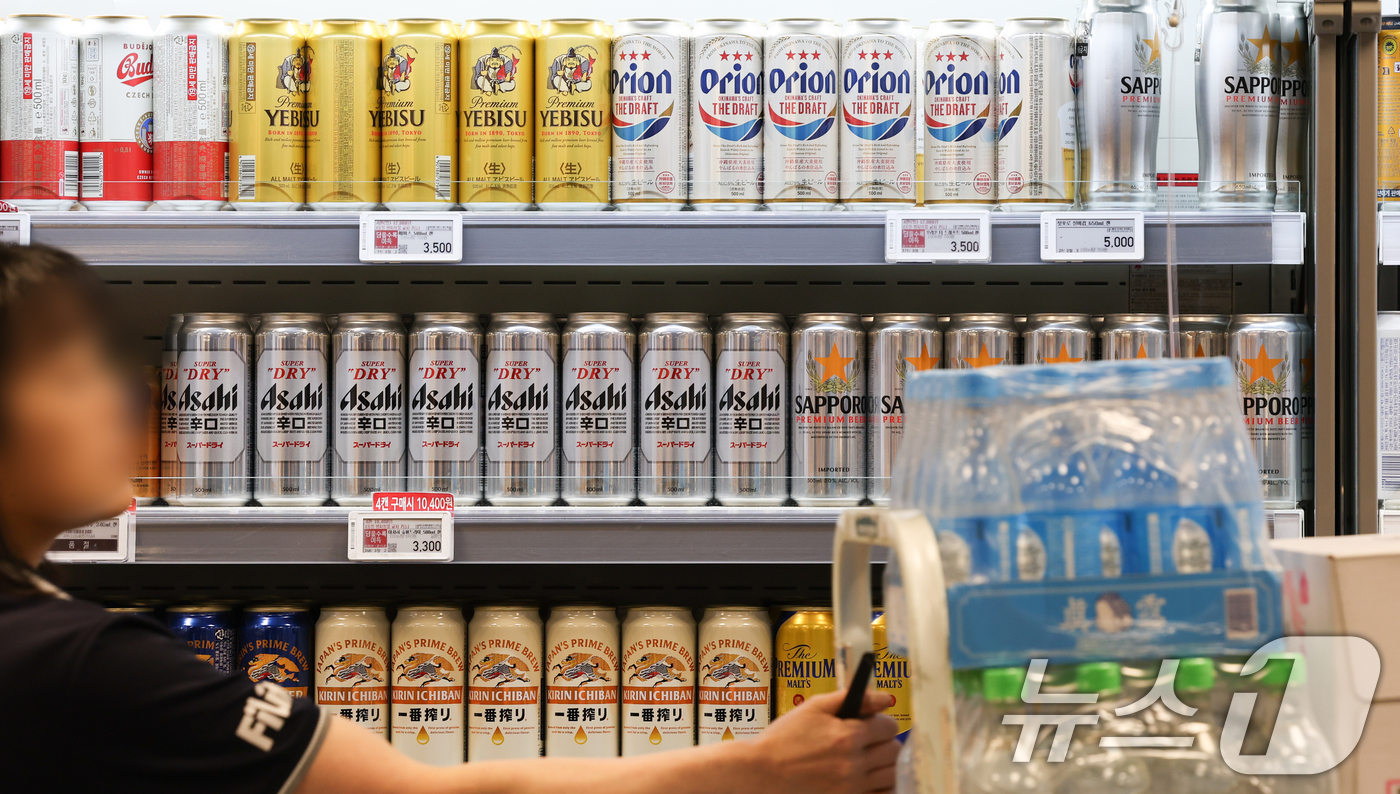 (서울=뉴스1) 허경 기자 = 올해 1분기 일본 맥주가 수입 맥주 시장에서 2년 연속 1위를 기록하며 '왕좌'를 지켰다. 한때 '노재팬' 여파 직격탄을 맞았지만, 소비자 정서 완화 …