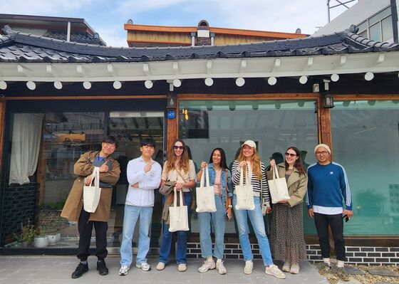 "5·18정신 전세계 전파"…영국 인플루언서 3명 광주 팸투어