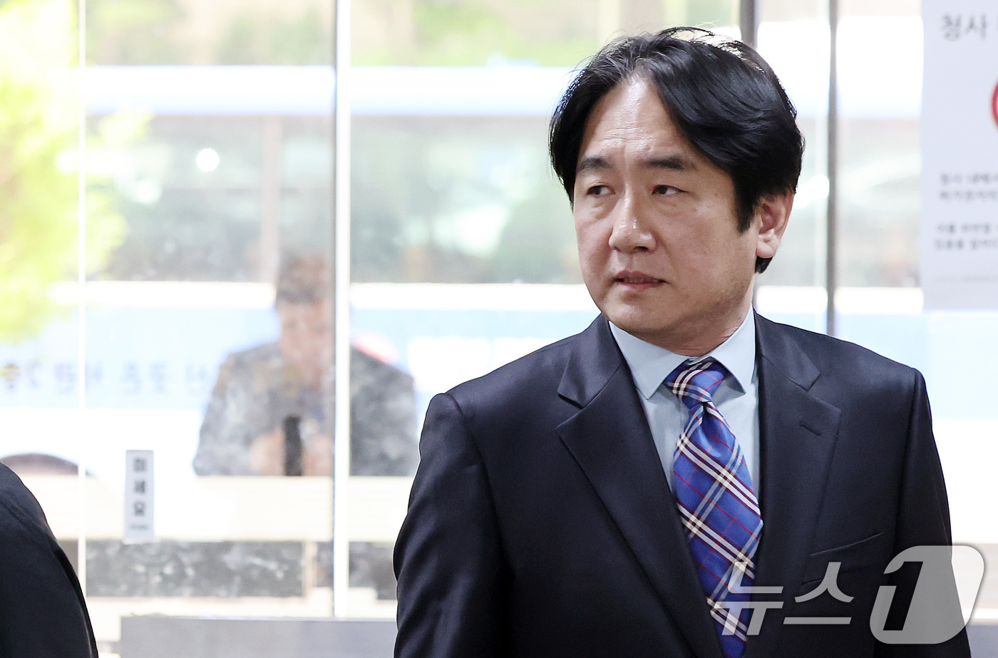 (서울=뉴스1) 이동해 기자 = 류화현 위메프 대표가 13일 오후 서울 서초구 서울중앙지방법원에서 열린 '티메프 미정산 사태' 관련 특정경제범죄가중처벌등에관한법률위반(배임)등 3차 …