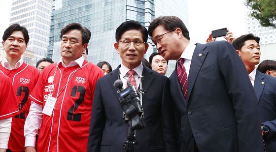 김대식 의원 얘기 듣는 김문수 후보