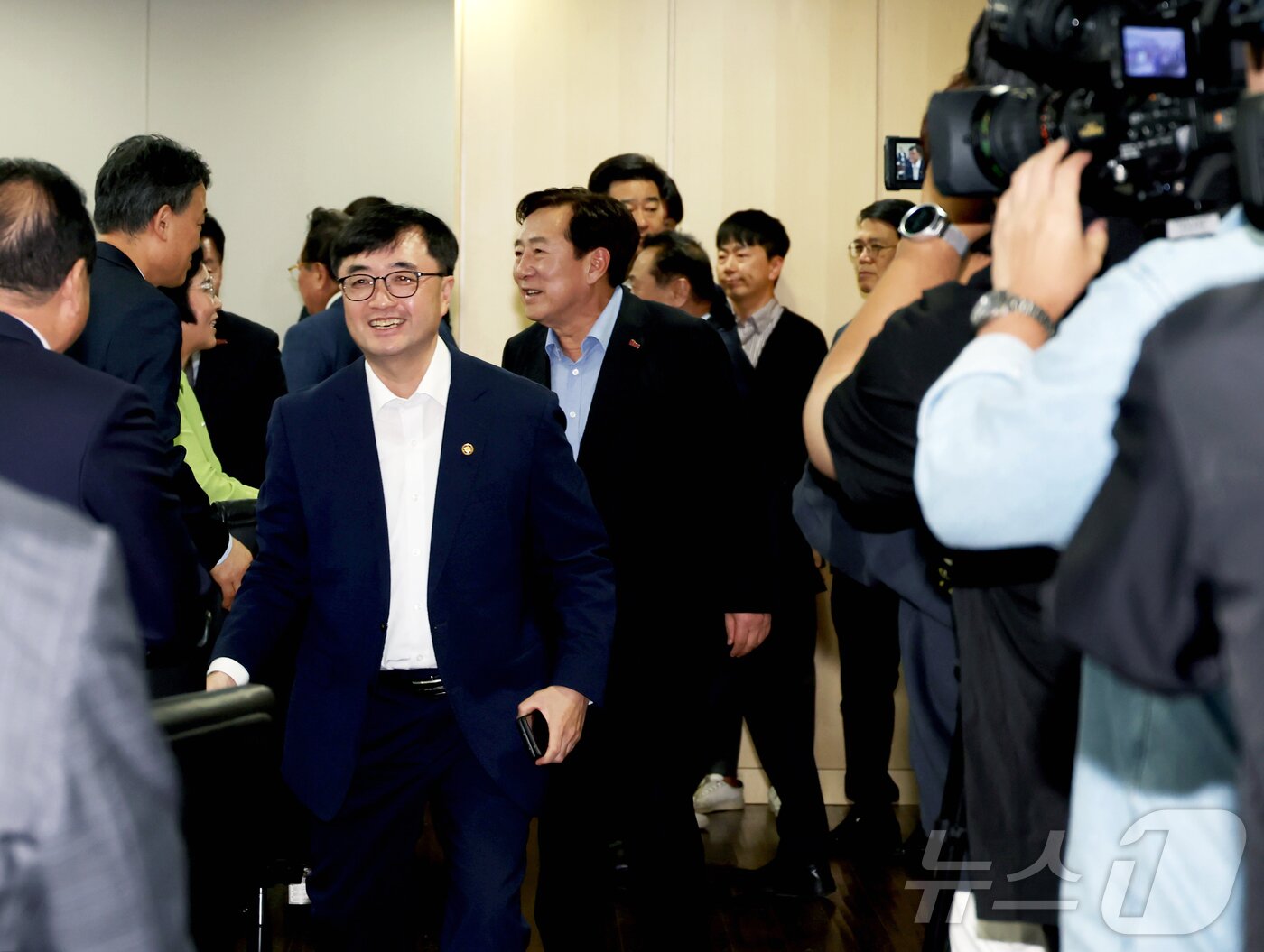 본문 이미지 - 중소기업중앙회는 13일 중소기업중앙회에서 임기근 조달청장 초청 중소기업인 간담회를 개최했다. &#40;중기중앙회 제공&#41;