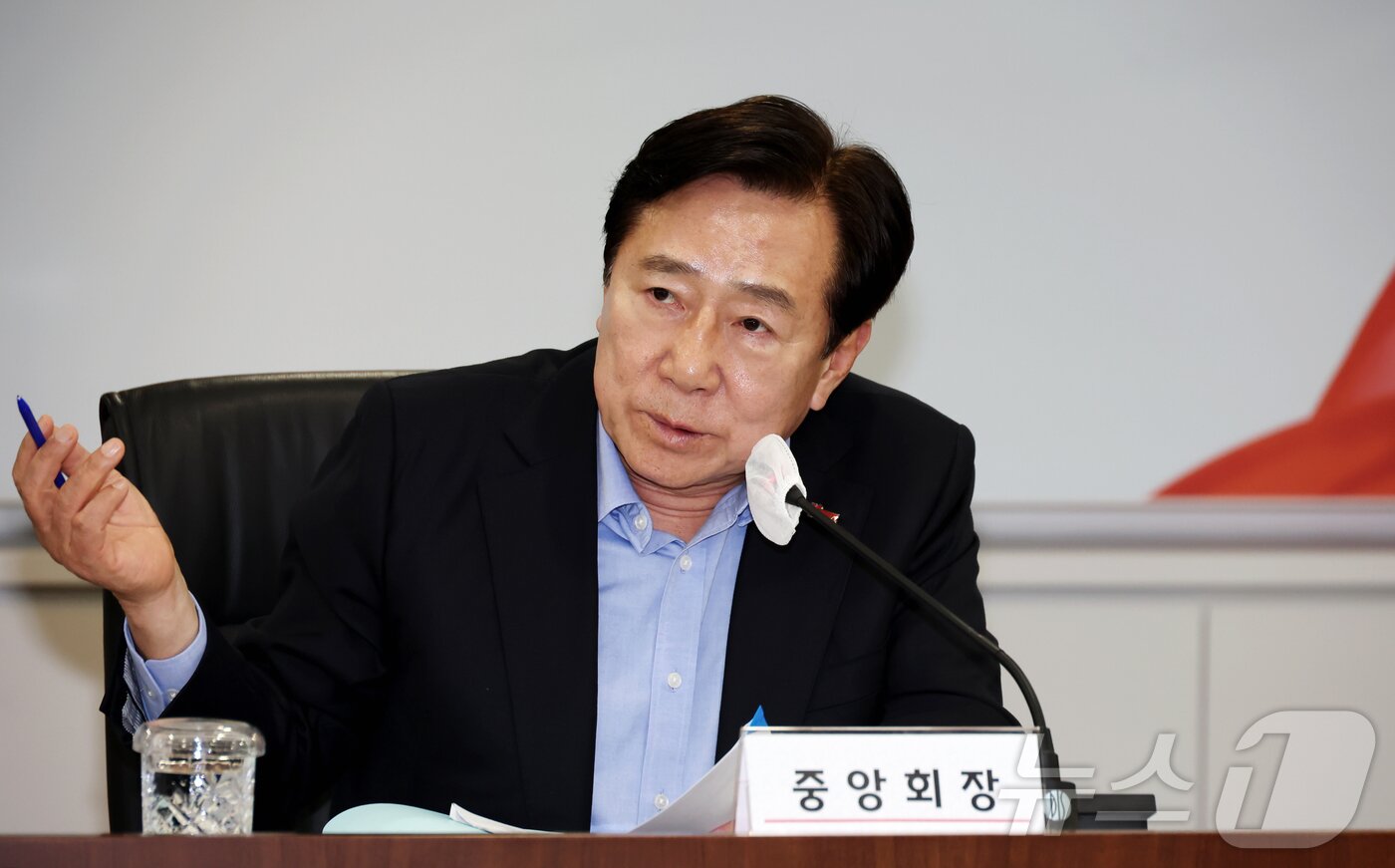 본문 이미지 - 중소기업중앙회는 13일 중소기업중앙회에서 임기근 조달청장 초청 중소기업인 간담회를 개최했다. &#40;중기중앙회 제공&#41;