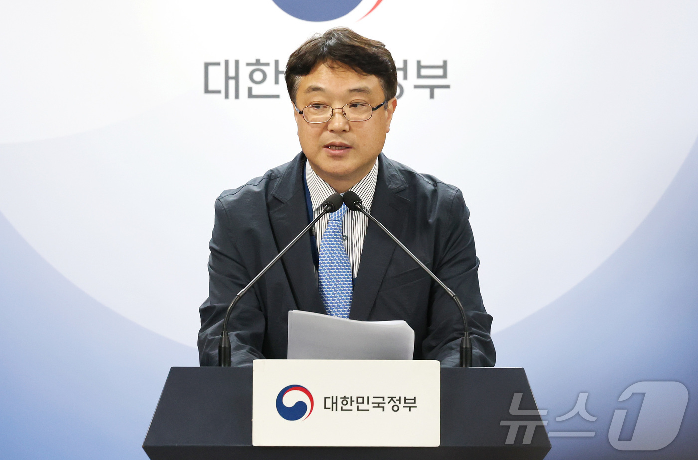 (서울=뉴스1) 임세영 기자 = 김성수 과학기술정보통신부 기초원천연구정책관이 지난 13일 서울 종로구 정부서울청사에서 슈퍼컴 6호기 계약 및 본격 구축 관련 브리핑을 하고 있다. …