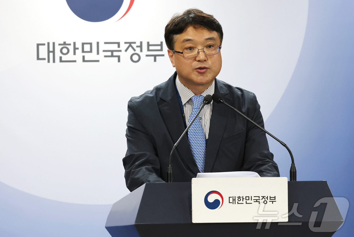 (서울=뉴스1) 임세영 기자 = 김성수 과학기술정보통신부 기초원천연구정책관이 지난 13일 서울 종로구 정부서울청사에서 슈퍼컴 6호기 계약 및 본격 구축 관련 브리핑을 하고 있다. …