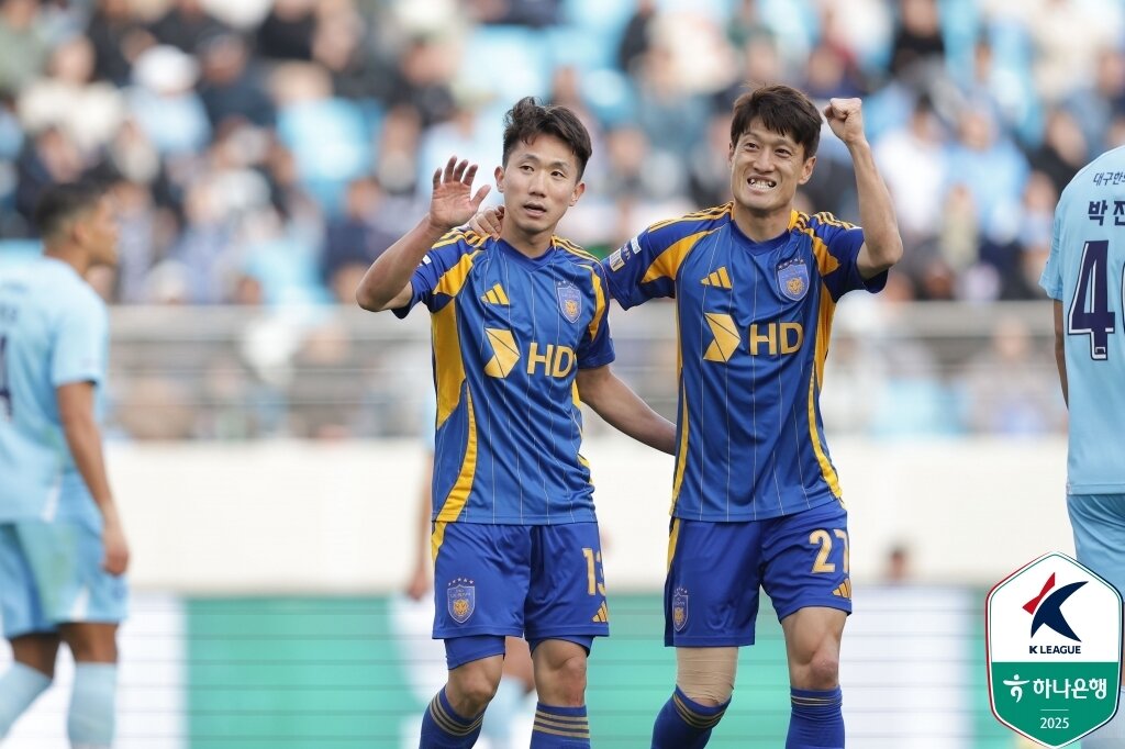 본문 이미지 - 주춤했던 K리그1 디펜딩 챔프 울산은 최근 베테랑들의 활약으로 안정감을 되찾고 있다. (한국프로축구연맹 제공)