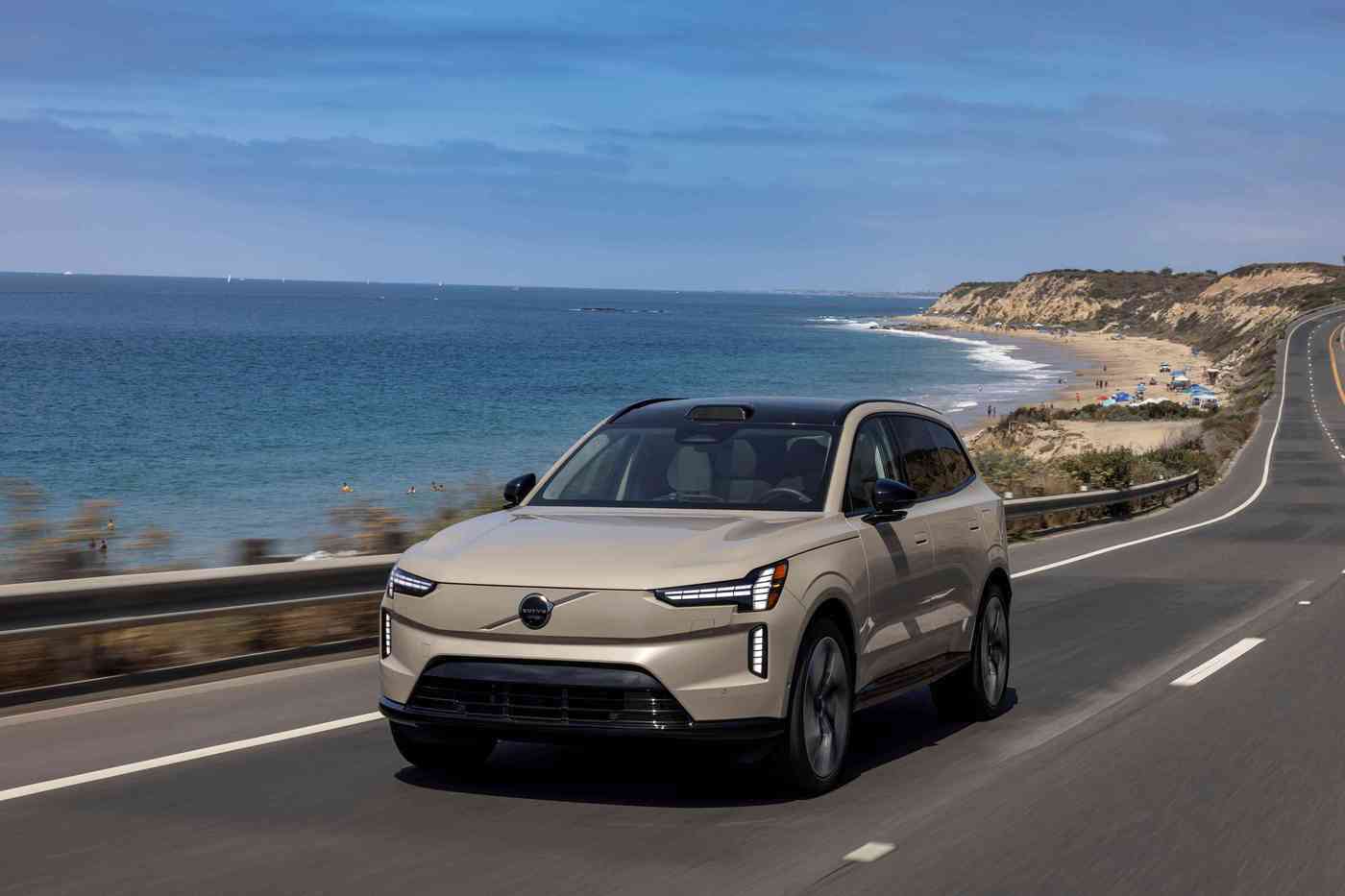 본문 이미지 - 볼보자동차의 대형 전기 스포츠유틸리티차&#40;SUV&#41; &#39;EX90&#39;&lt;자료사진&gt;&#40;볼보자동차코리아 제공&#41;.