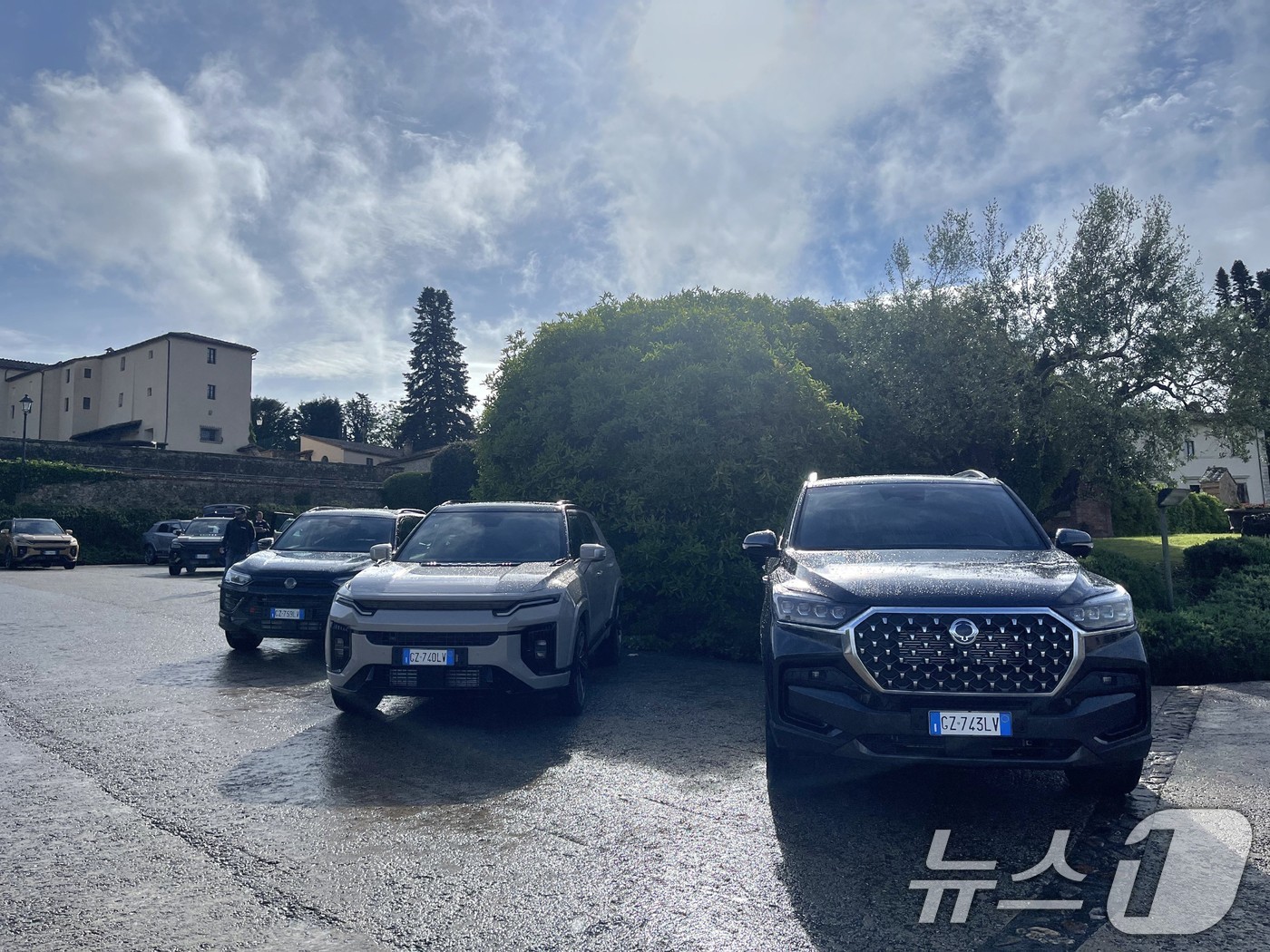 (서울=뉴스1) = KG 모빌리티가 이탈리아 시장에 액티언과 함께 KGM 브랜드를 론칭하며 수출 물량 확대에 나섰다고 14일 밝혔다. (KG모빌리티 제공. 재판매 및 DB 금지) …