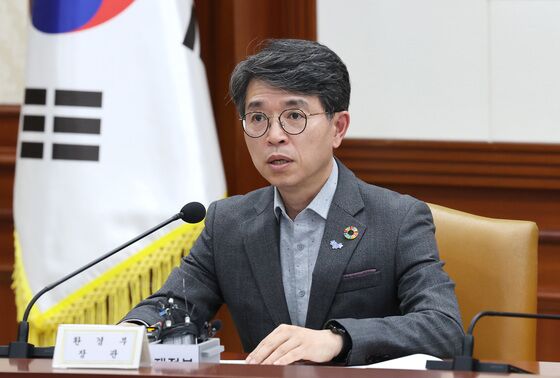 버려지던 종이팩, 고품질 종이로…환경부, 카카오·CJ대한통운 MOU