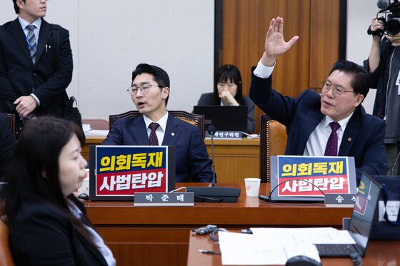 [속보] '이재명 면소' 공직선거법 개정안, 법사위 통과