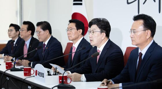 '법사위 긴급회의 주재' 하는 권성동 원내대표