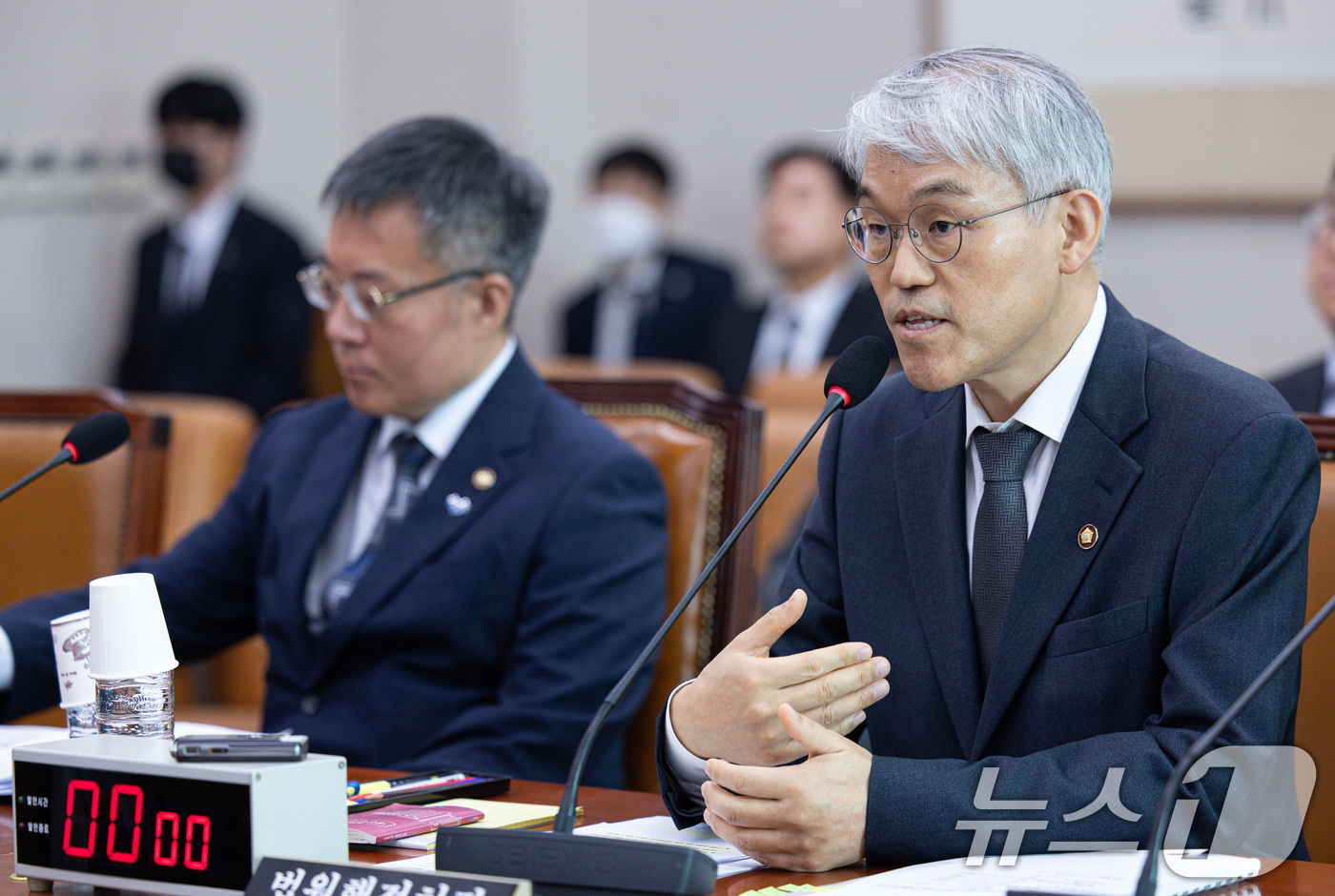 (서울=뉴스1) 이재명 기자 = 천대엽 법원행정처 처장이 14일 오전 서울 여의도 국회에서 열린 법제사법위원회 전체회의에서 의원 질문에 답변하고 있다. 2025.5.14/뉴스1