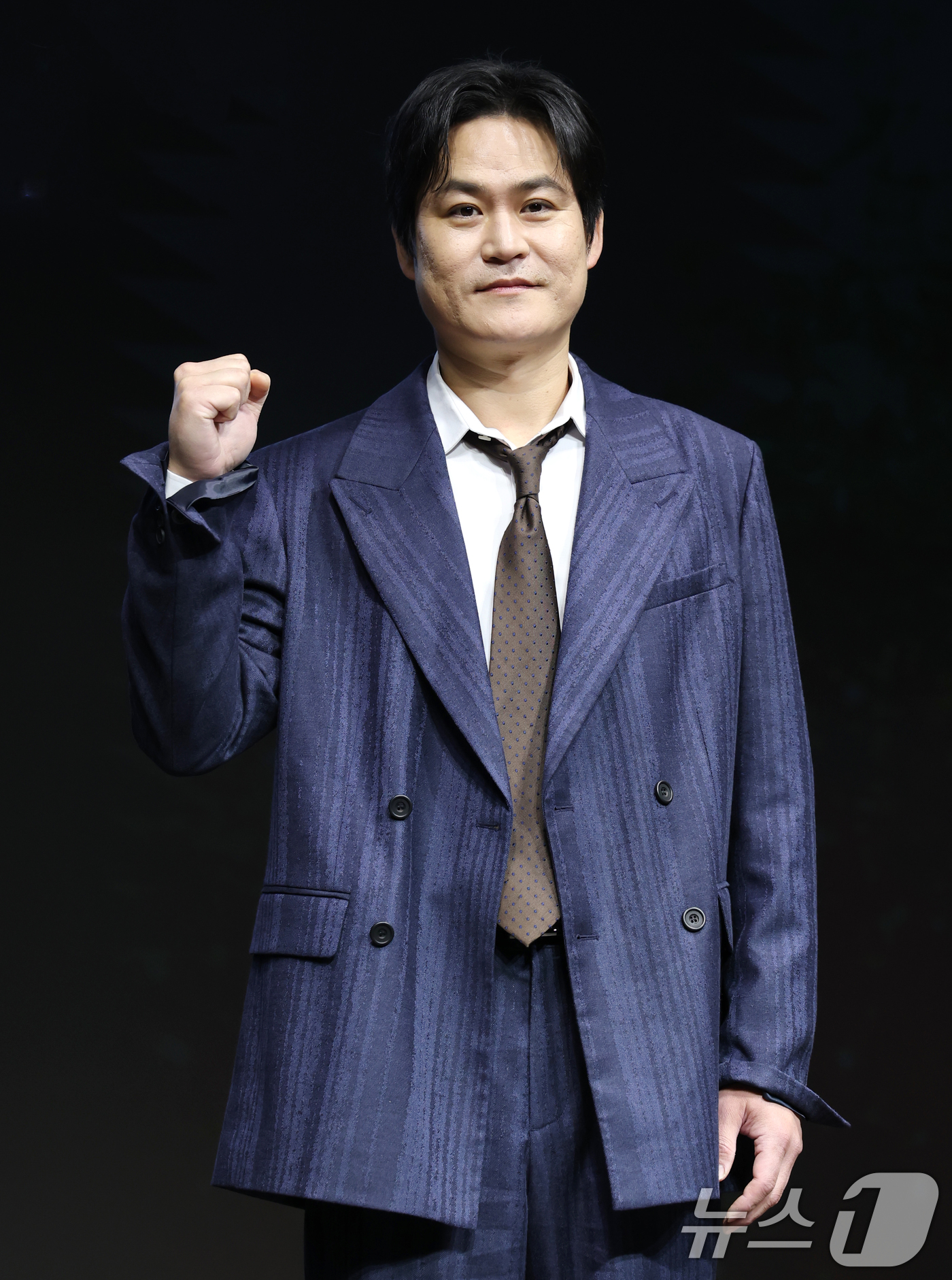 (서울=뉴스1) 권현진 기자 = 배우 김성균이 14일 서울 종로구 JW 메리어트 동대문 스퀘어 서울에서 열린 디즈니+ 오리지널 시리즈 '나인 퍼즐' 제작발표회에서 포즈를 취하고 있 …