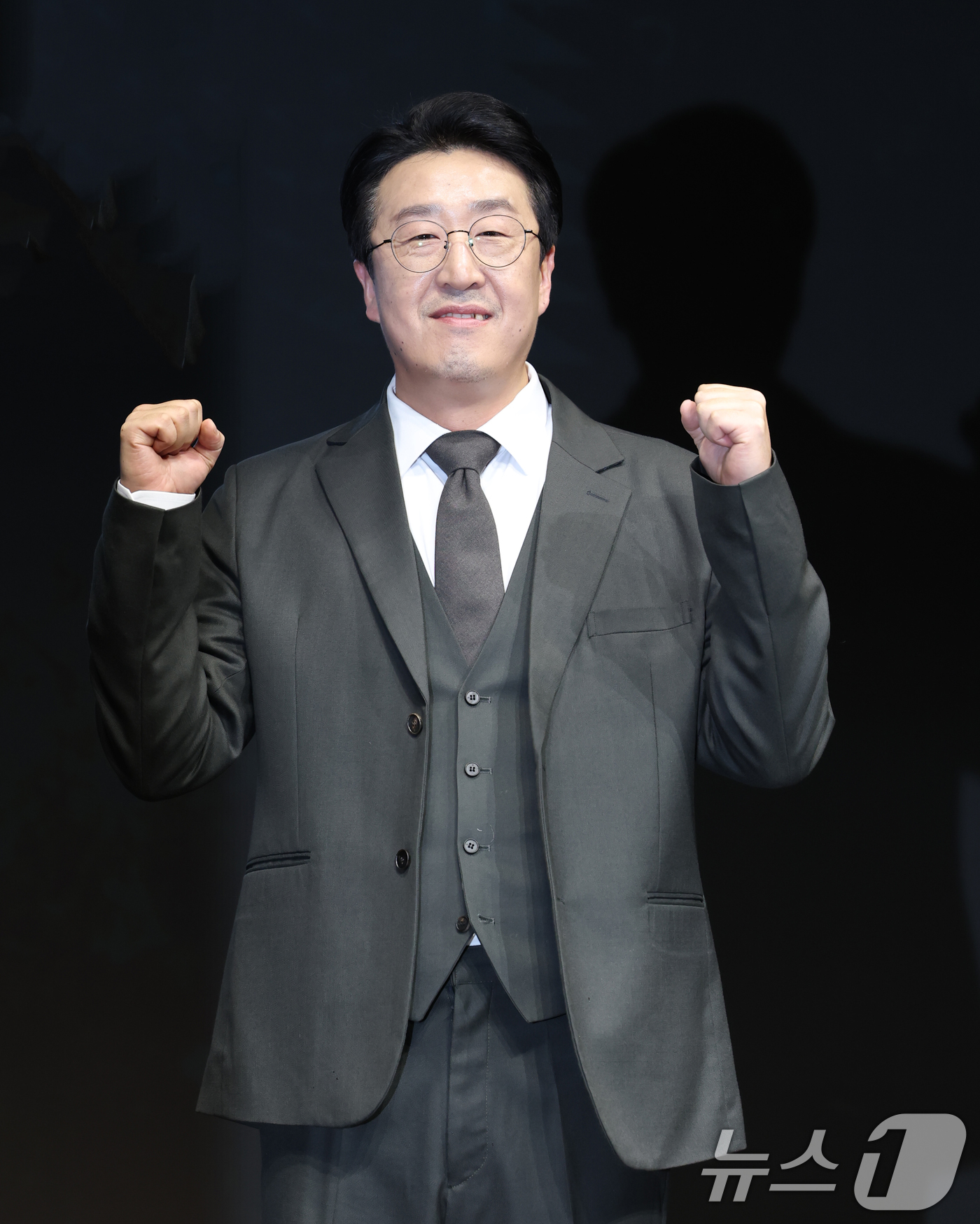 (서울=뉴스1) 권현진 기자 = 배우 현봉식이 14일 서울 종로구 JW 메리어트 동대문 스퀘어 서울에서 열린 디즈니+ 오리지널 시리즈 '나인 퍼즐' 제작발표회에서 포즈를 취하고 있 …