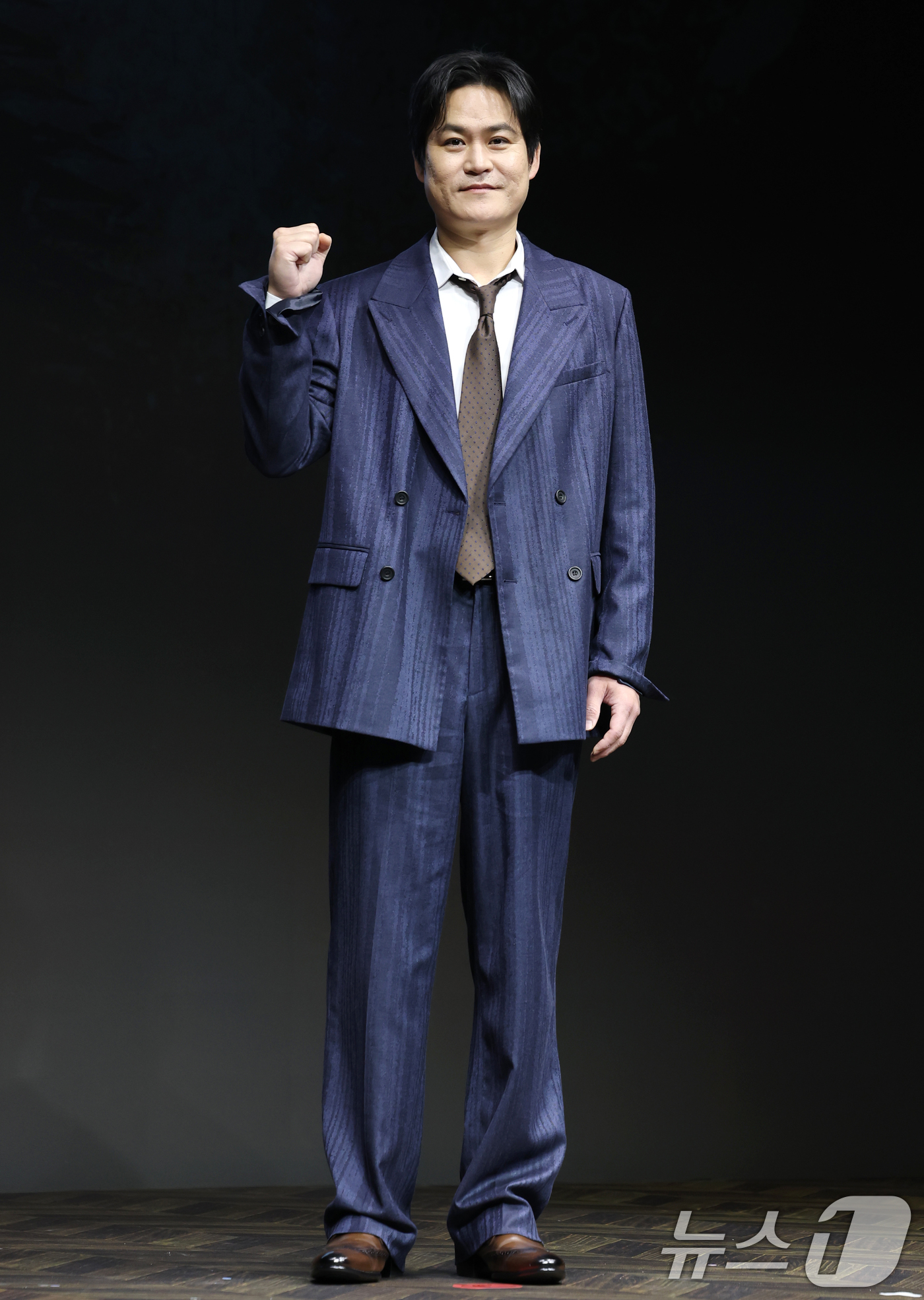 (서울=뉴스1) 권현진 기자 = 배우 김성균이 14일 서울 종로구 JW 메리어트 동대문 스퀘어 서울에서 열린 디즈니+ 오리지널 시리즈 '나인 퍼즐' 제작발표회에서 포즈를 취하고 있 …