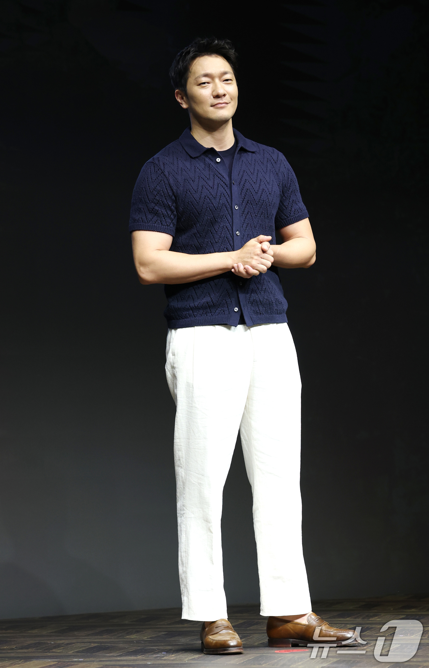 (서울=뉴스1) 권현진 기자 = 배우 손석구가 14일 서울 종로구 JW 메리어트 동대문 스퀘어 서울에서 열린 디즈니+ 오리지널 시리즈 '나인 퍼즐' 제작발표회에서 포즈를 취하고 있 …