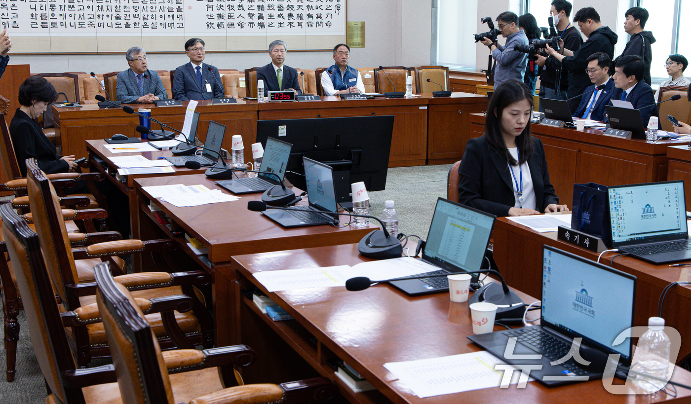 (서울=뉴스1) 이재명 기자 = 서보학 경희대학교 법학전문대학원 교수가 14일 오전 서울 여의도 국회 법제사법위원회에서 열린 조희대 대법원장 등 사법부의 대선개입 의혹 진상규명 청 …