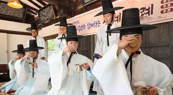 "갓 쓰고 어른 됐어요"