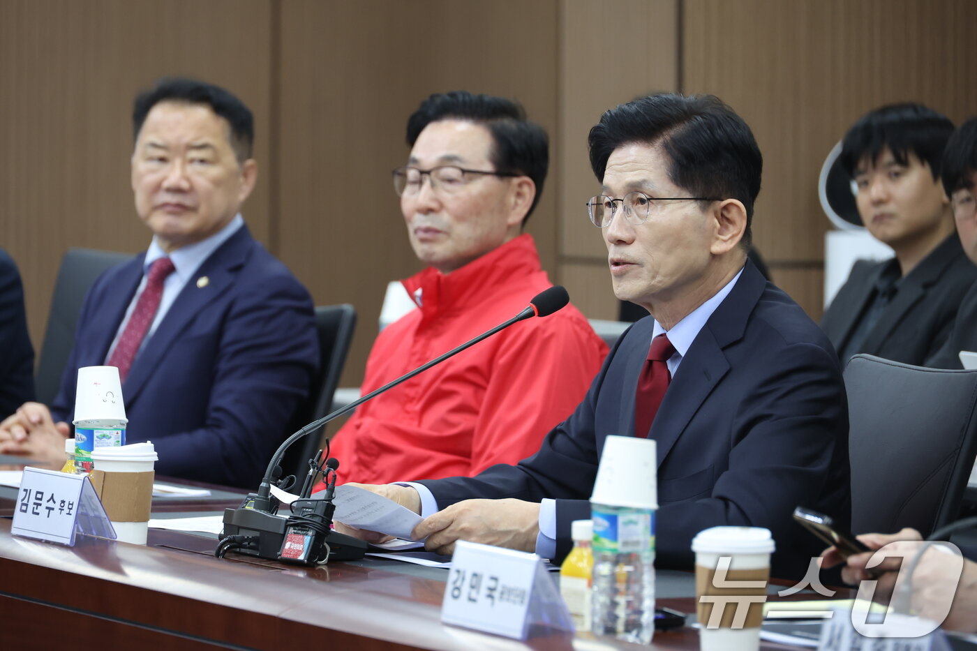 본문 이미지 - 김문수 국민의힘 대통령 후보가 경남 사천시 우주항공청에서 열린 간담회에서 인사말을 하고 있다.&#40;공동취재&#41; 2025.5.14/뉴스1 ⓒ News1 김민지 기자