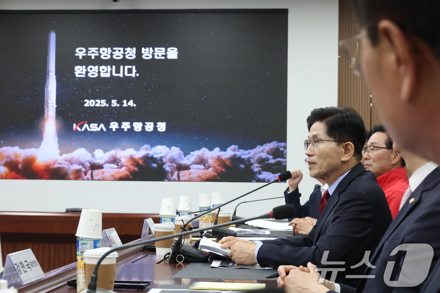 본문 이미지 - 김문수 국민의힘 대통령 후보가 14일 경남 사천 우주항공청에서 열린 간담회에서 인사말을 하고 있다. &#40;공동취재&#41; 2025.5.14/뉴스1 ⓒ News1 김민지 기자