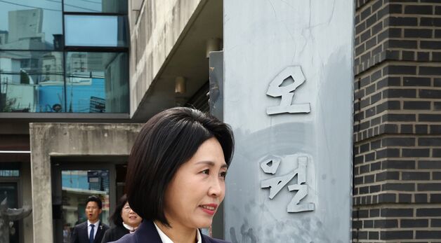 물밑 지원 사격 나선 김혜경 여사