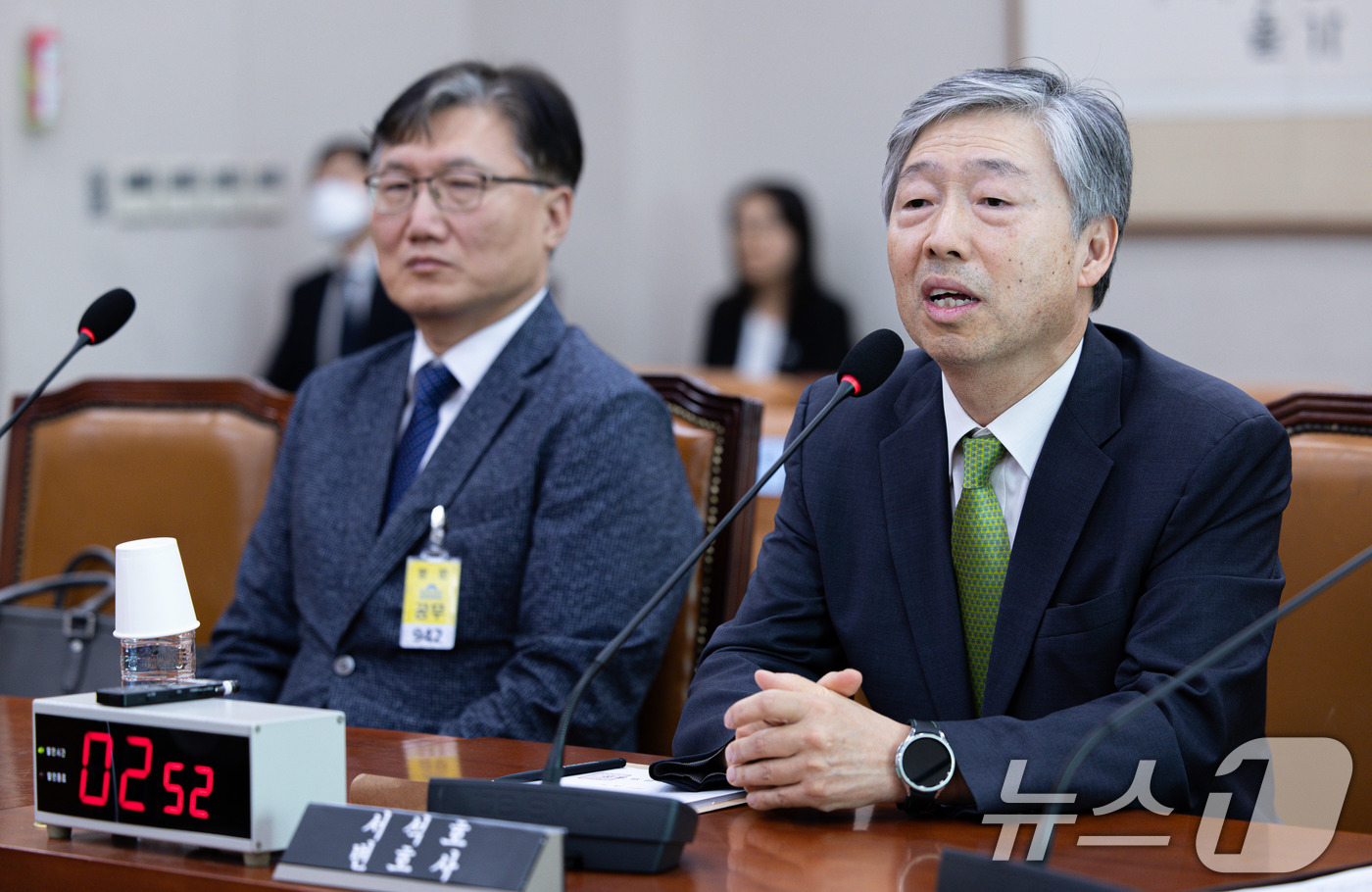 (서울=뉴스1) 이재명 기자 = 서석호 변호사가 14일 오후 서울 여의도 국회 법제사법위원회에서 열린 조희대 대법원장 등 사법부의 대선개입 의혹 진상규명 청문회에서 의원 질의에 답 …