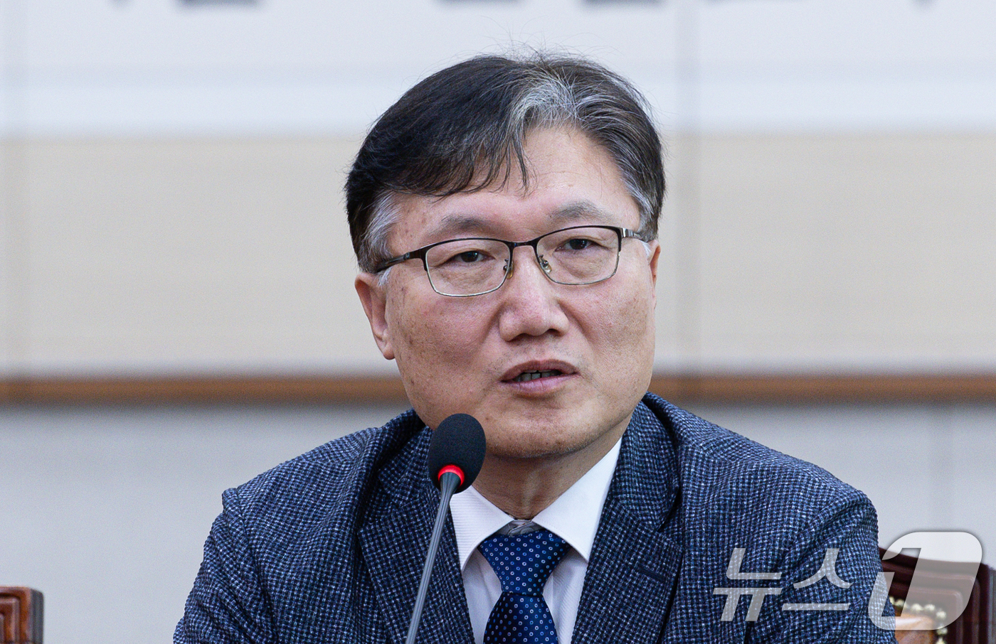 (서울=뉴스1) 이재명 기자 = 이준일 고려대학교 법학전문대학원 교수가 14일 오후 서울 여의도 국회 법제사법위원회에서 열린 조희대 대법원장 등 사법부의 대선개입 의혹 진상규명 청 …