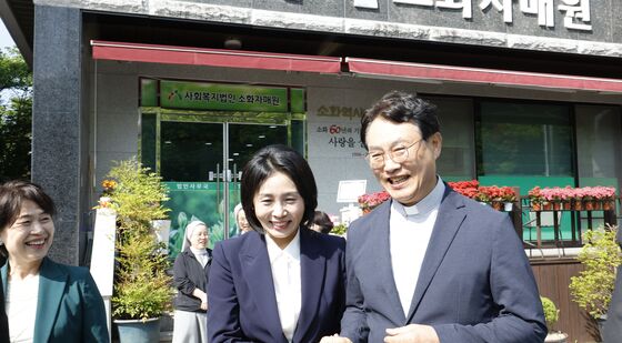 조용대 신부 만나는 김혜경 여사