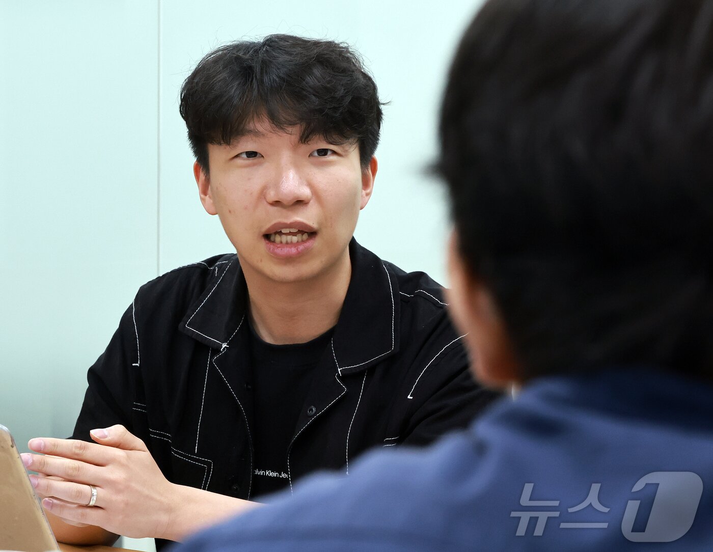 본문 이미지 - 이성환 대한공중보건의사협의회장이 서울 용산구 대한의사협회 내 의료배상공제조합에서 뉴스1과 인터뷰를 하고 있다. 2025.5.14/뉴스1 ⓒ News1 김진환 기자