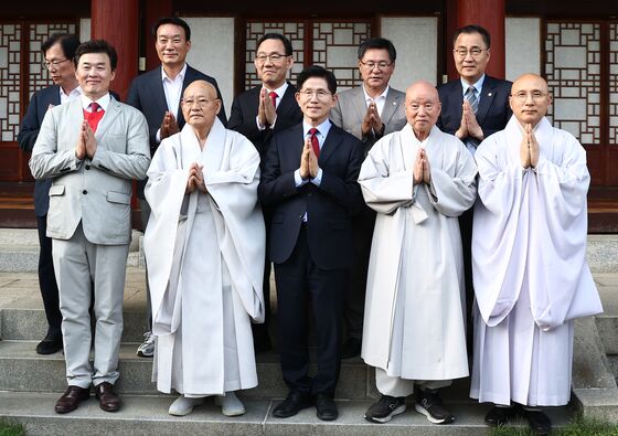 김문수, 양산 통도사 찾아 "문수보살 되겠다"…불심 공략(종합)
