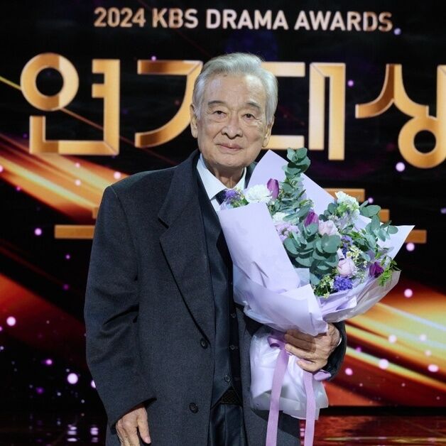 이순재, '지붕킥' 재회 자리도 불참…건강 회복 기원 계속 [N이슈]