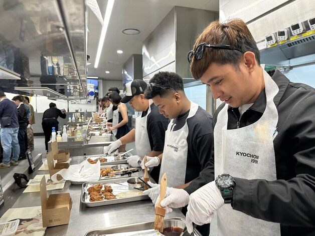 "K-치킨, 글로벌 소비자 잇다"…교촌, 필리핀 관광객 대상 '교촌1991스쿨'