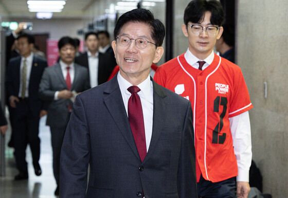 [뉴스1 PICK]김문수 "윤 계엄권 발동 부적절... 탈당, 스스로 판단할 문제"