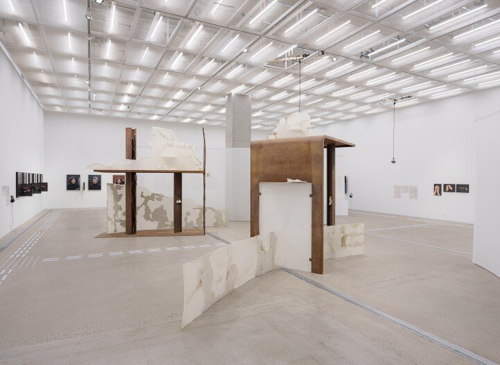 본문 이미지 - 기울인 몸들_전시 전경 (국립현대미술관 제공)