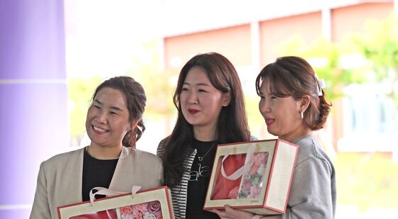 "제자들아 고맙다"
