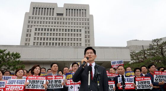 대법 앞에 선 김문수 후보