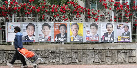 [뉴스1 PICK]다가오는 대통령선거…전국 곳곳 선거 벽보 첩부