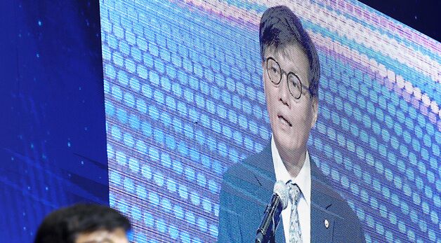 KDI-한국은행 공동 심포지엄 발언하는 이창용 한국은행 총재