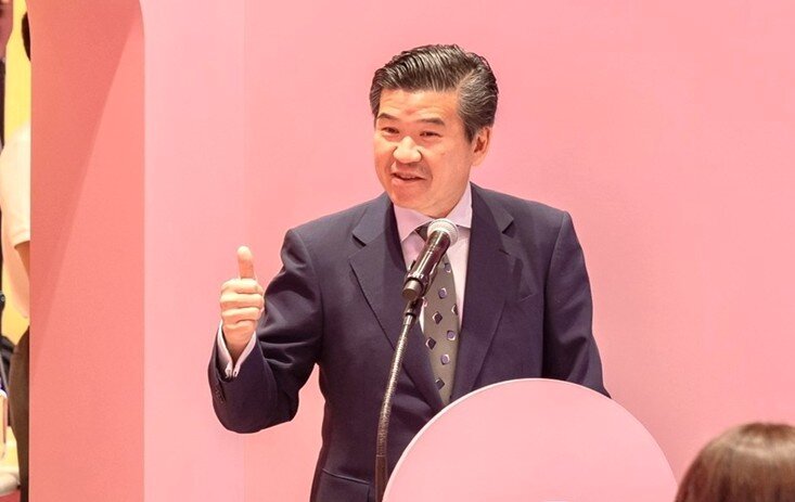 본문 이미지 - 15일 배스킨라빈스 청담점에서 진행된 배스킨라빈스 미래 전략 비전 발표 미디어 간담회에서 제임스 김 주한미국상공회의소 회장이 축하 연설을 하고 있다. &#40;SPC 제공&#41;