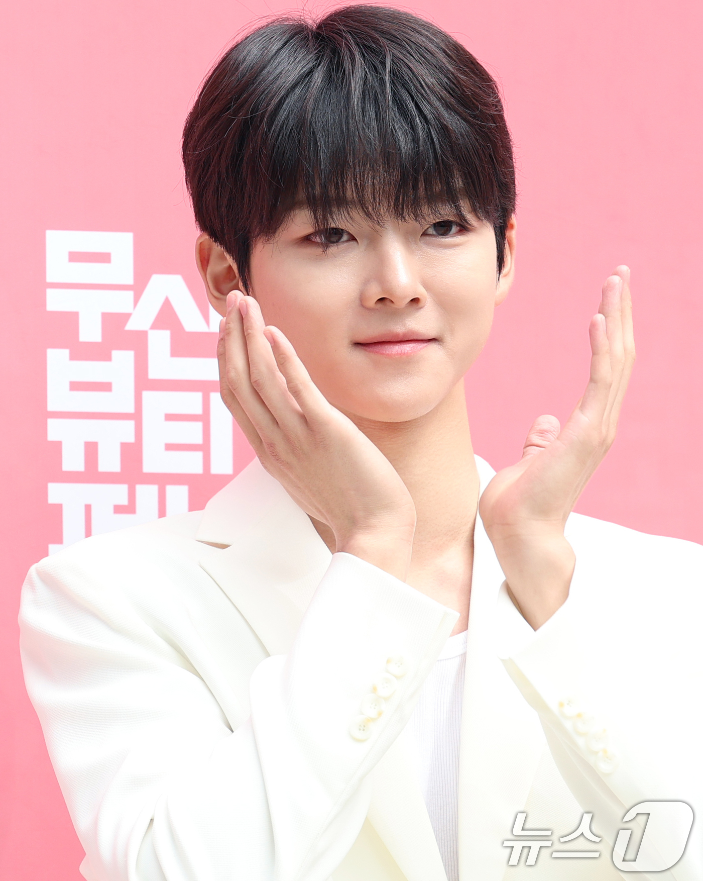 (서울=뉴스1) 권현진 기자 = 배우 박도하가 15일 오후 서울 성동구 무신사 스퀘어 성수4에서 열린 2025 무신사 뷰티 페스타 팝업 스토어 오픈 행사에 참석해 포즈를 취하고 있 …