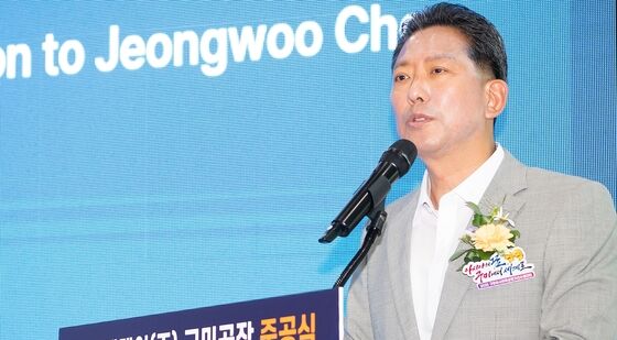 하이엠케이 구미공장 준공식서 인사말하는 김장호 구미시장