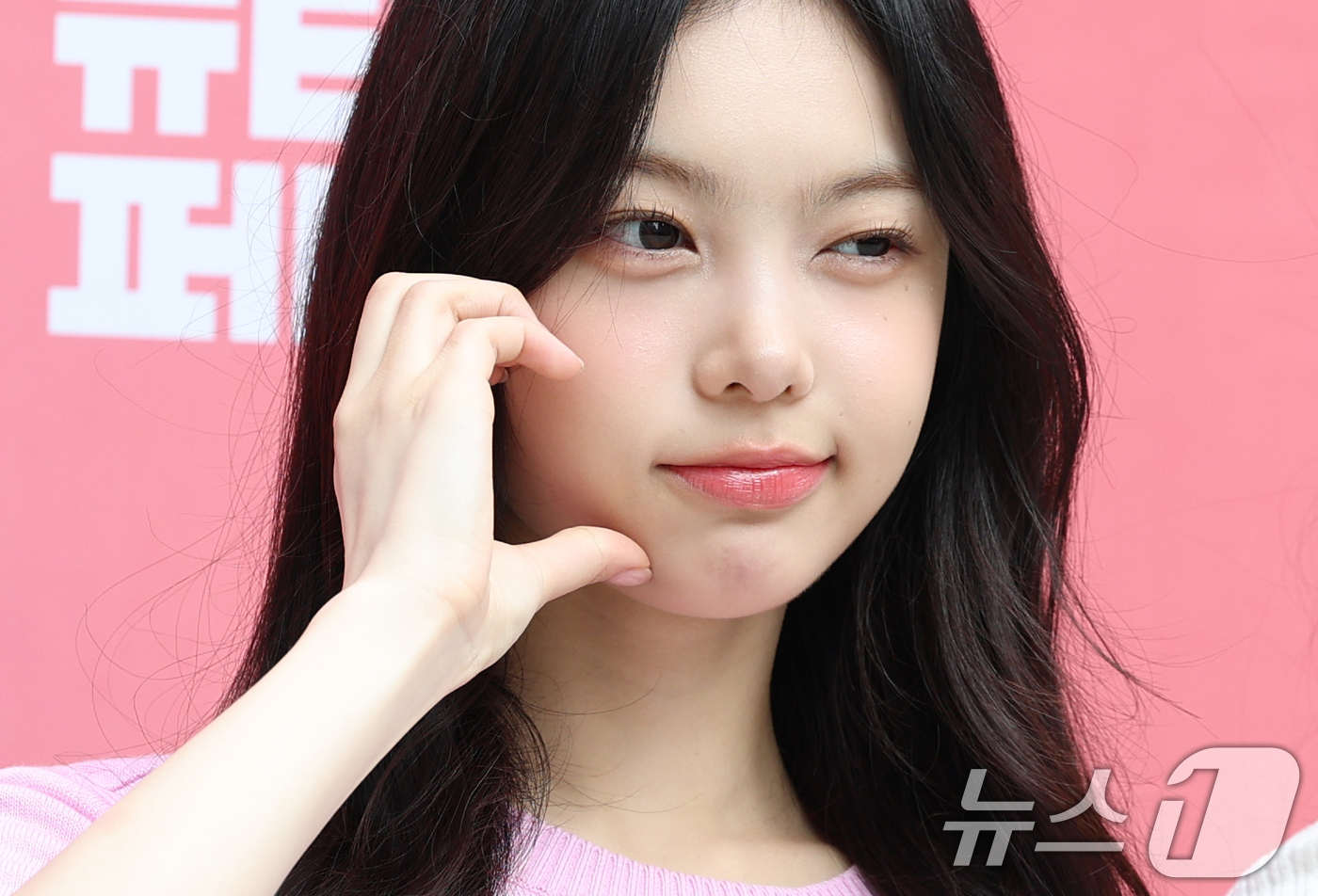 (서울=뉴스1) 권현진 기자 = 하츠투하츠(HARTS2HEARTS) 이안이 15일 오후 서울 성동구 무신사 스퀘어 성수4에서 열린 2025 무신사 뷰티 페스타 팝업 스토어 오픈 행 …